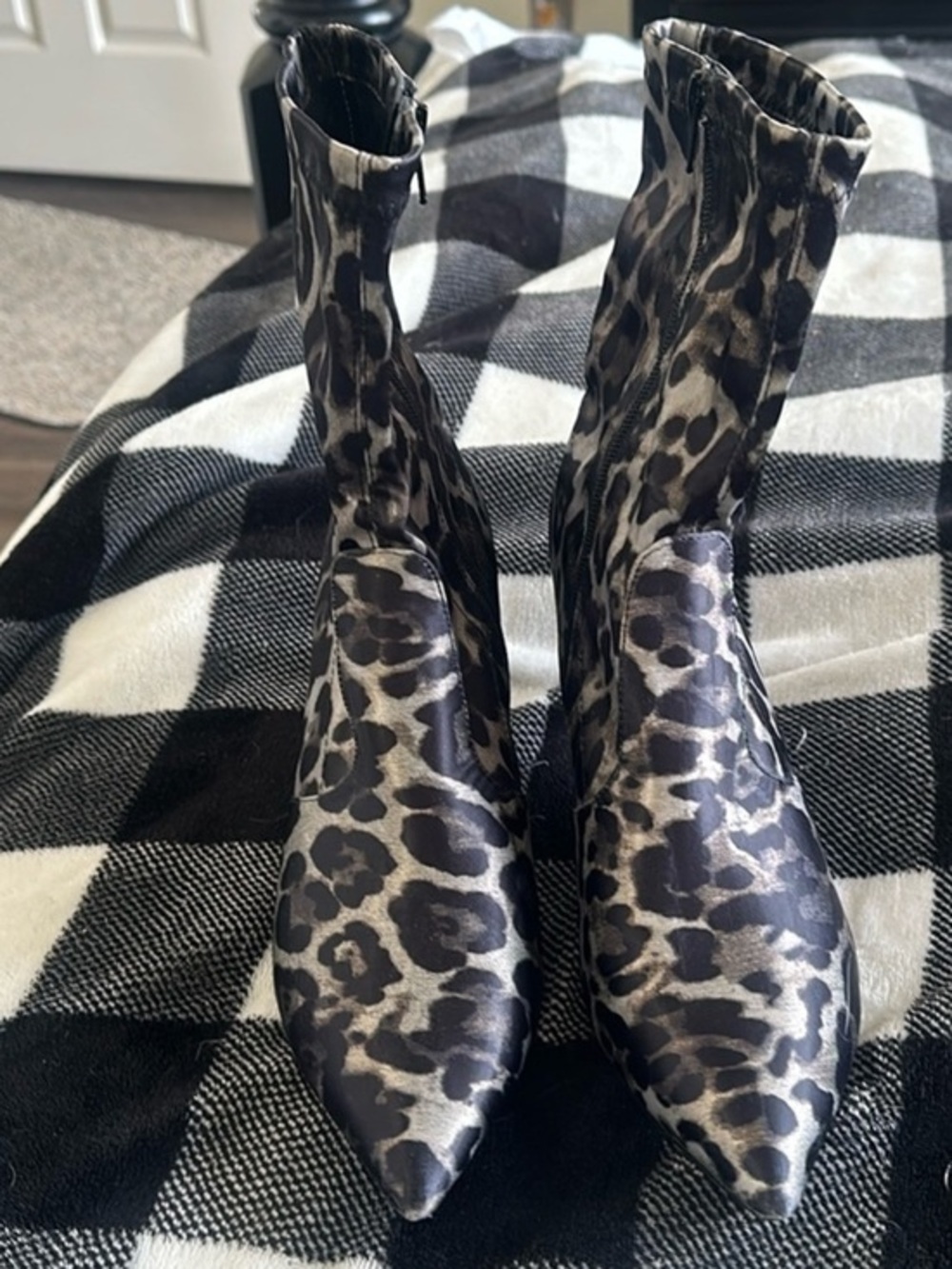 Olivia Miller Leopard Print Ankle Booties in Black and Gray